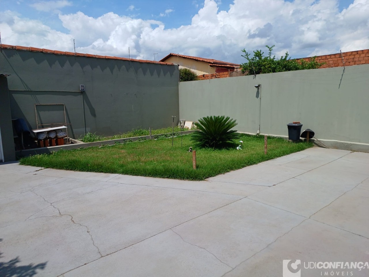 Casa à venda com 2 quartos, 200m² - Foto 13