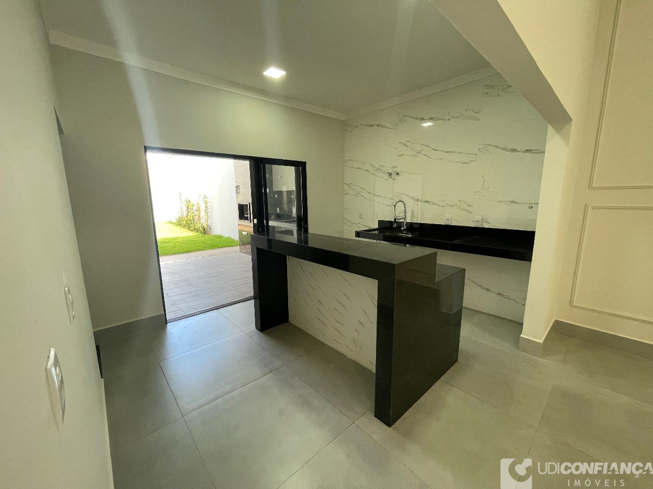 Casa à venda com 3 quartos, 165m² - Foto 3