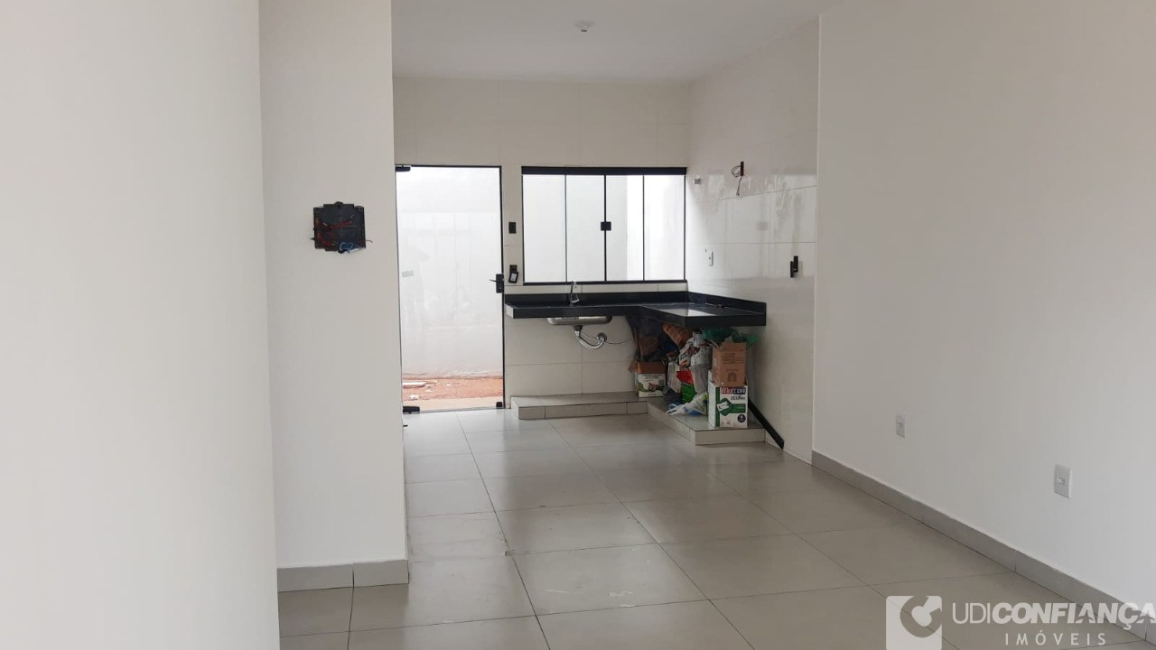 Casa à venda com 2 quartos, 55m² - Foto 3