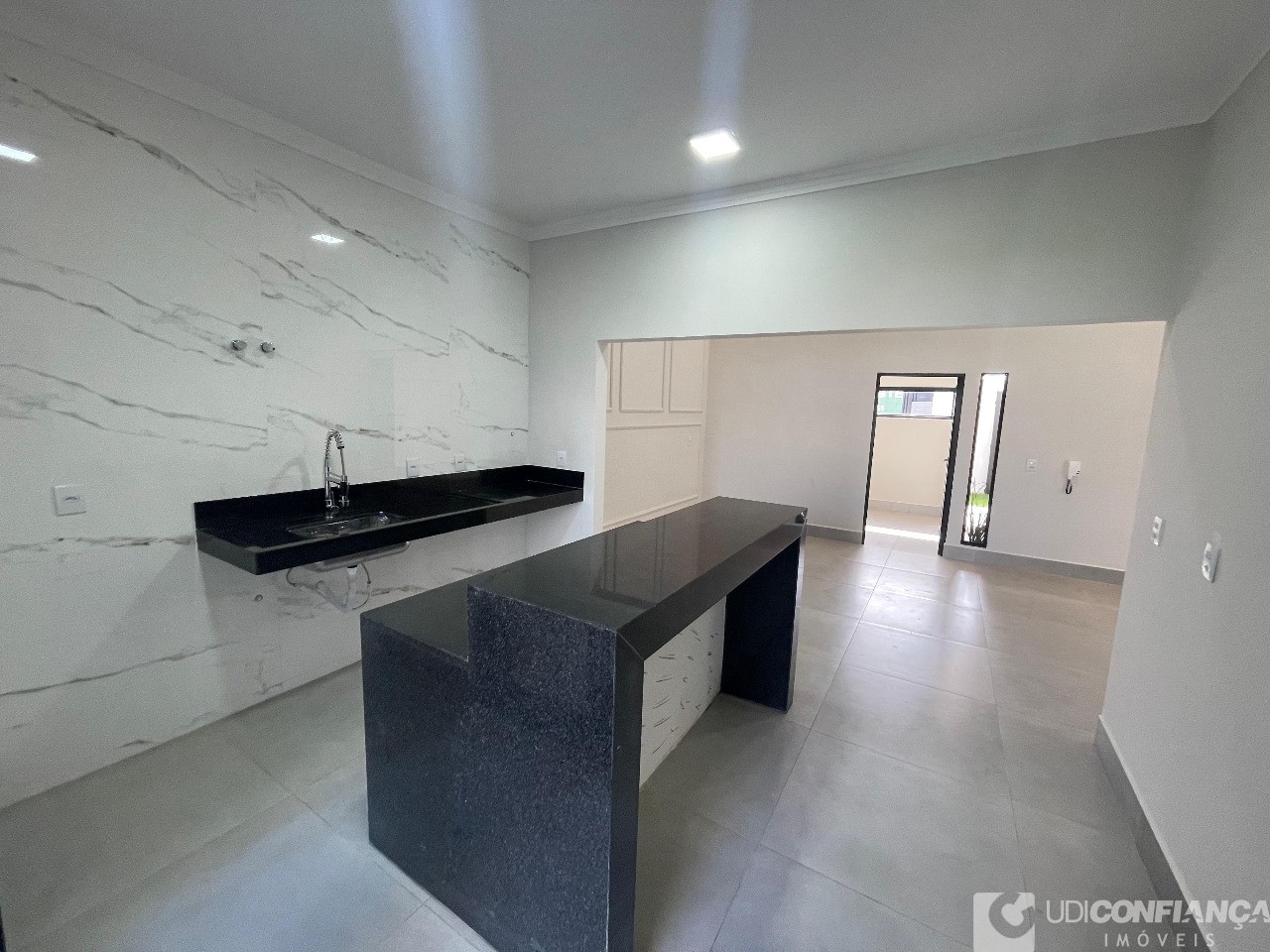 Casa à venda com 3 quartos, 165m² - Foto 4