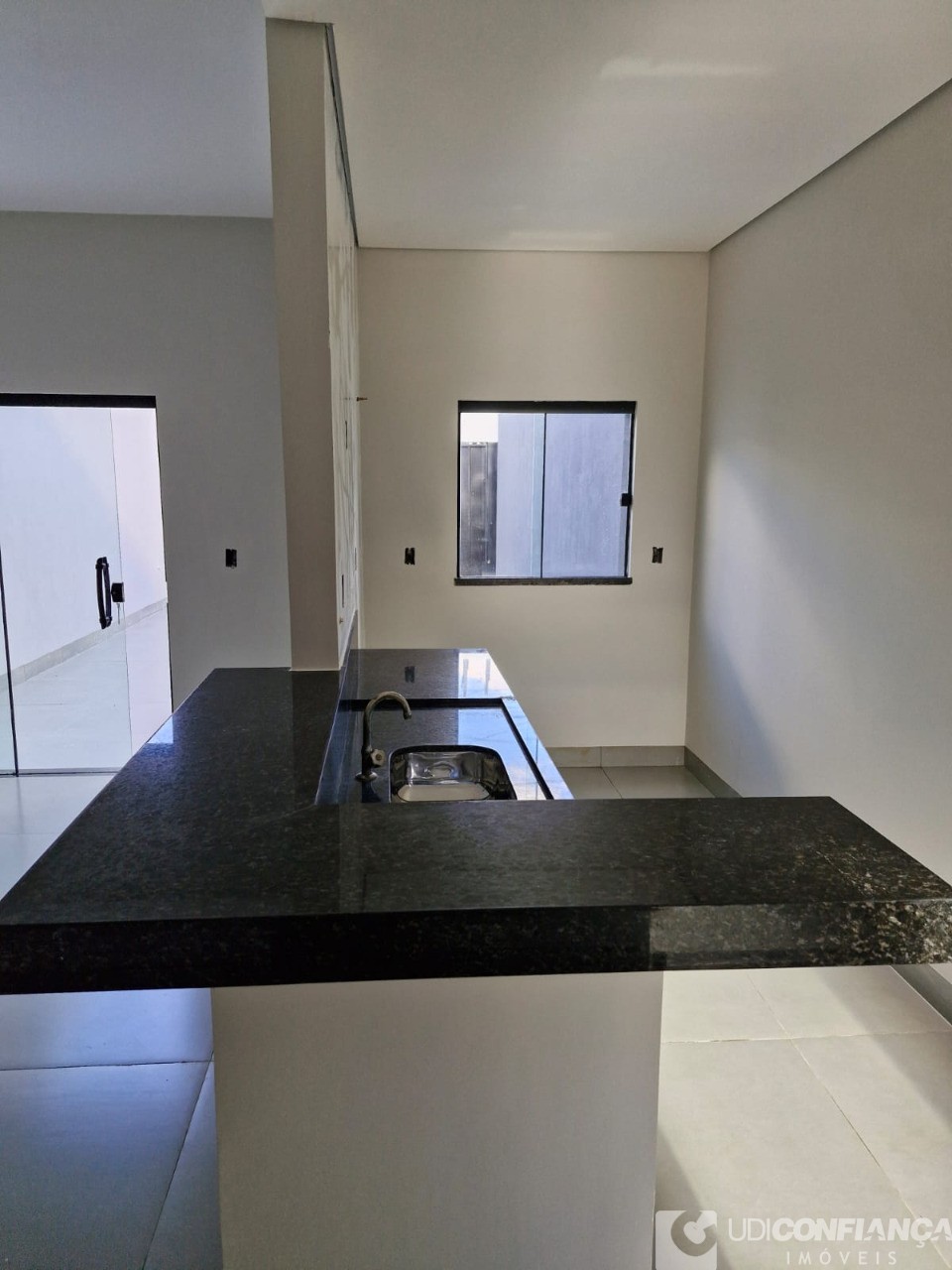 Casa à venda com 2 quartos, 69m² - Foto 8