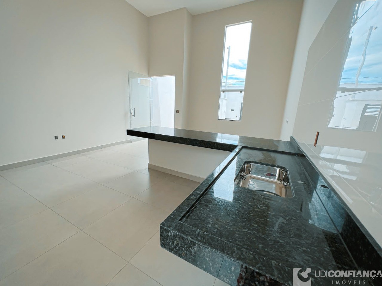 Casa à venda com 2 quartos, 64m² - Foto 11