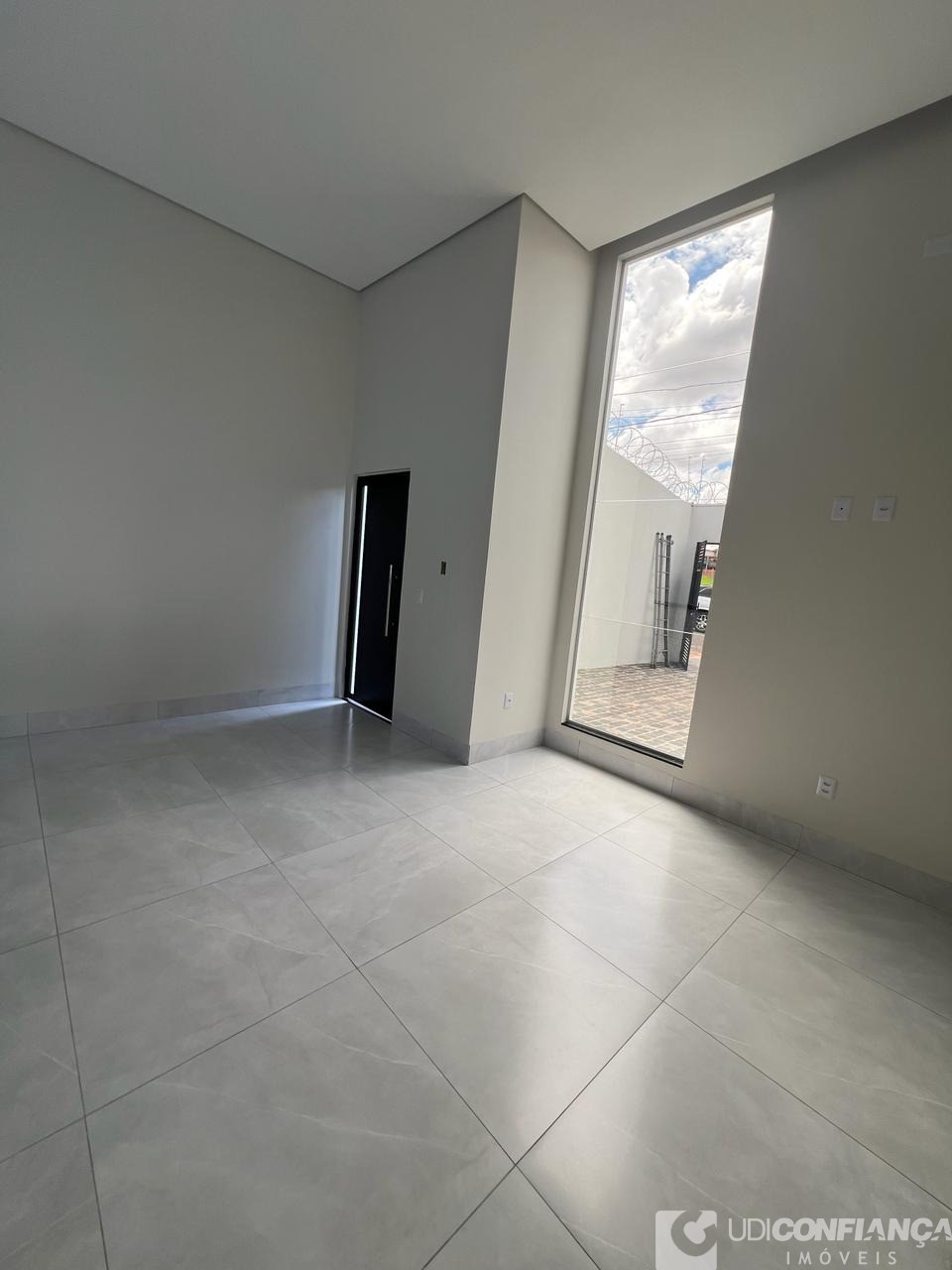 Casa à venda com 3 quartos, 72m² - Foto 3