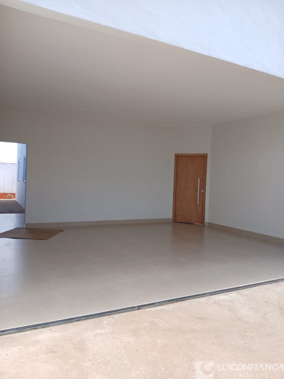 Casa à venda com 3 quartos, 125m² - Foto 1