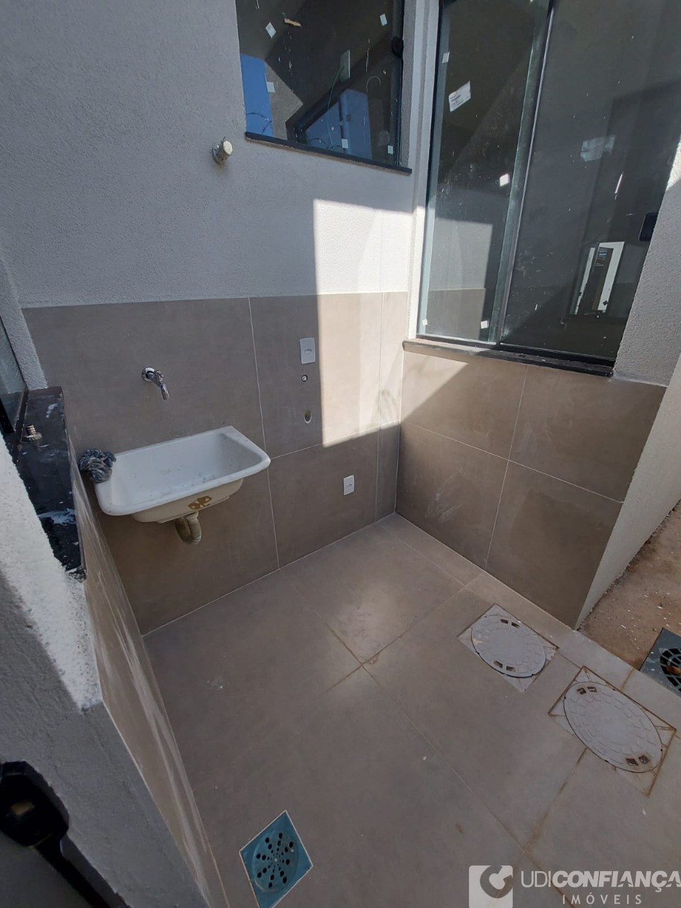 Casa à venda com 2 quartos, 72m² - Foto 10