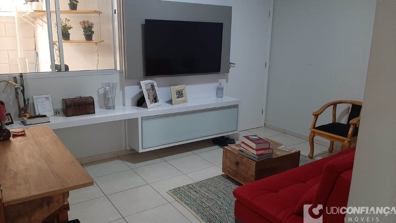 Apartamento à venda com 2 quartos, 44m² - Foto 3