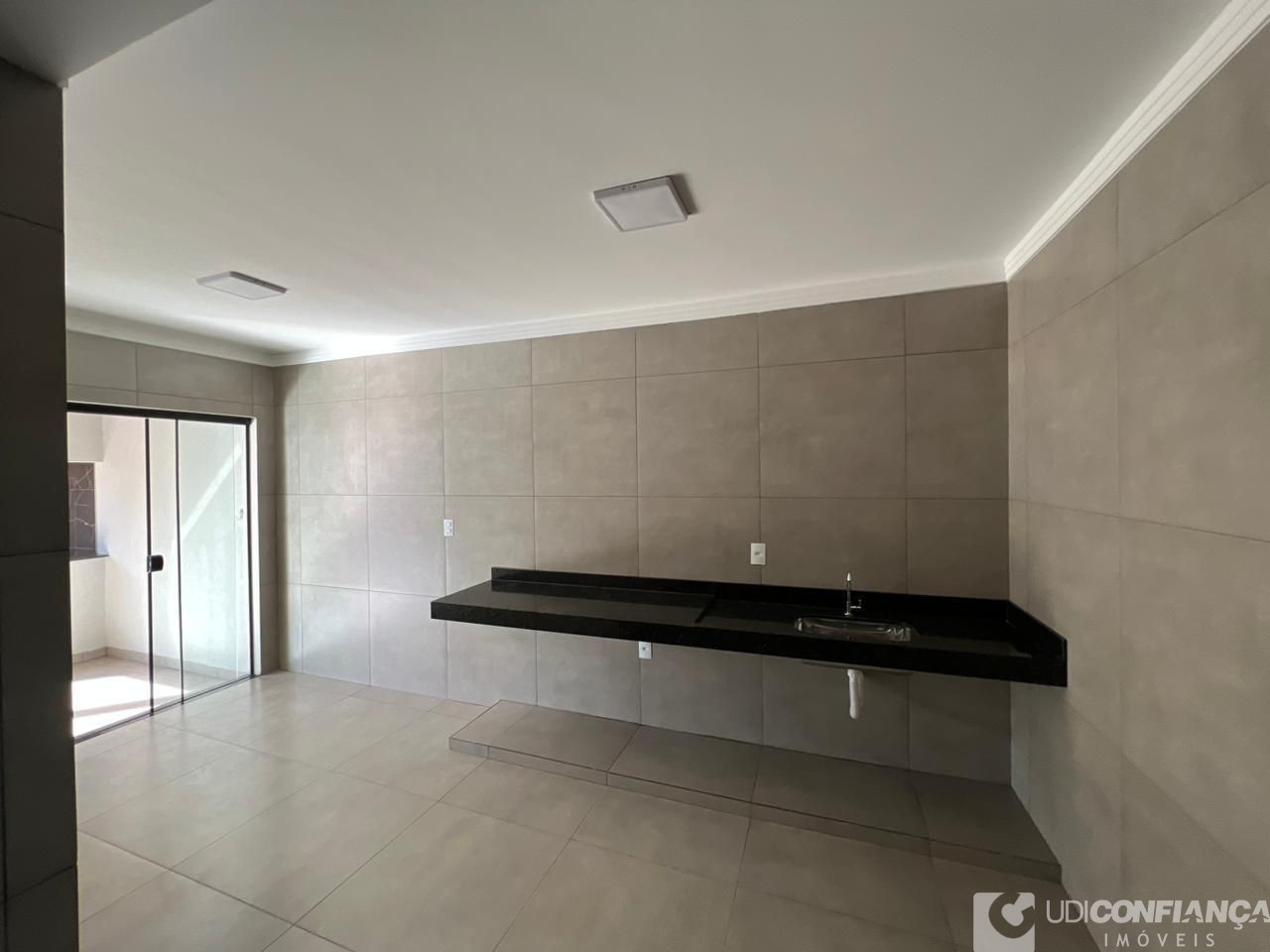 Casa à venda com 3 quartos, 200m² - Foto 4