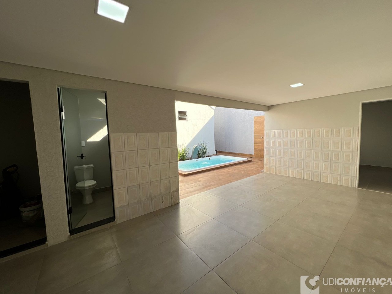 Casa à venda com 3 quartos, 200m² - Foto 14