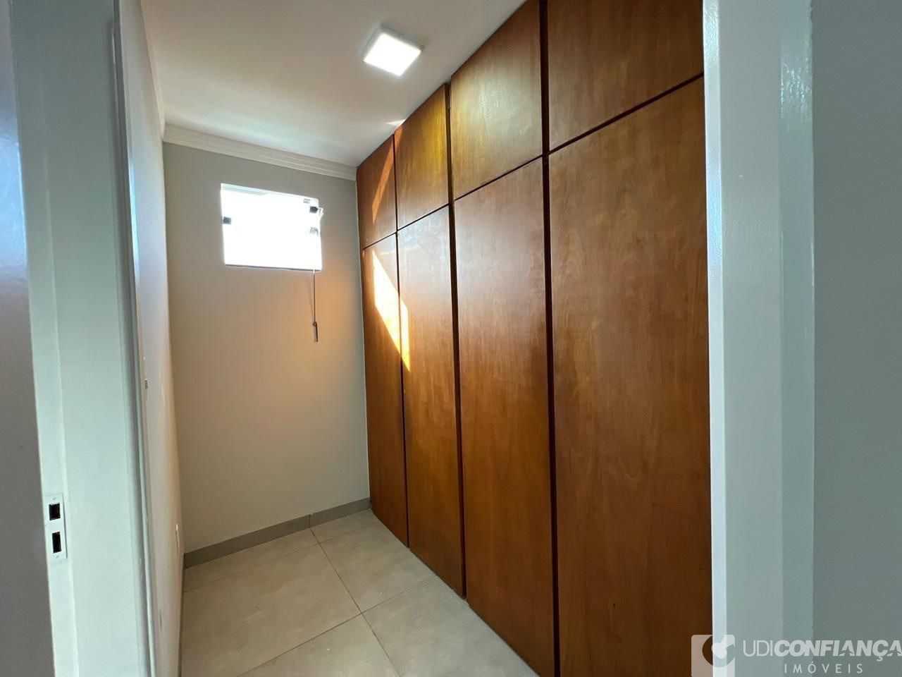 Casa à venda com 3 quartos, 200m² - Foto 9