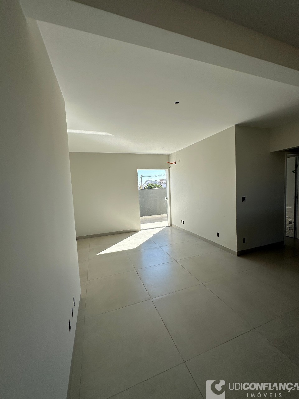 Apartamento à venda com 3 quartos, 99m² - Foto 7