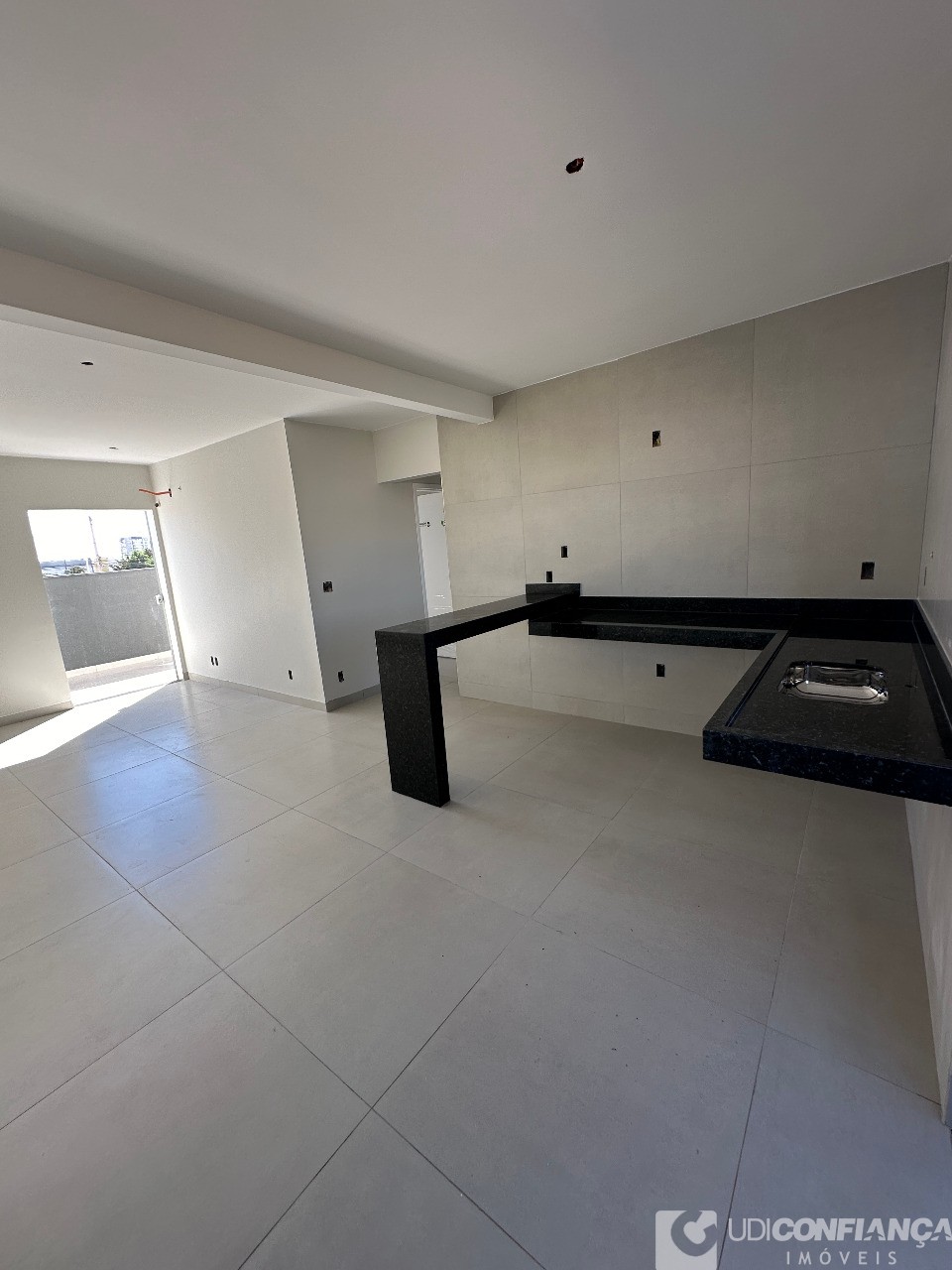 Apartamento à venda com 3 quartos, 99m² - Foto 8