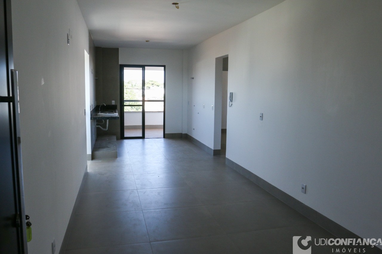 Apartamento à venda com 3 quartos, 84m² - Foto 3