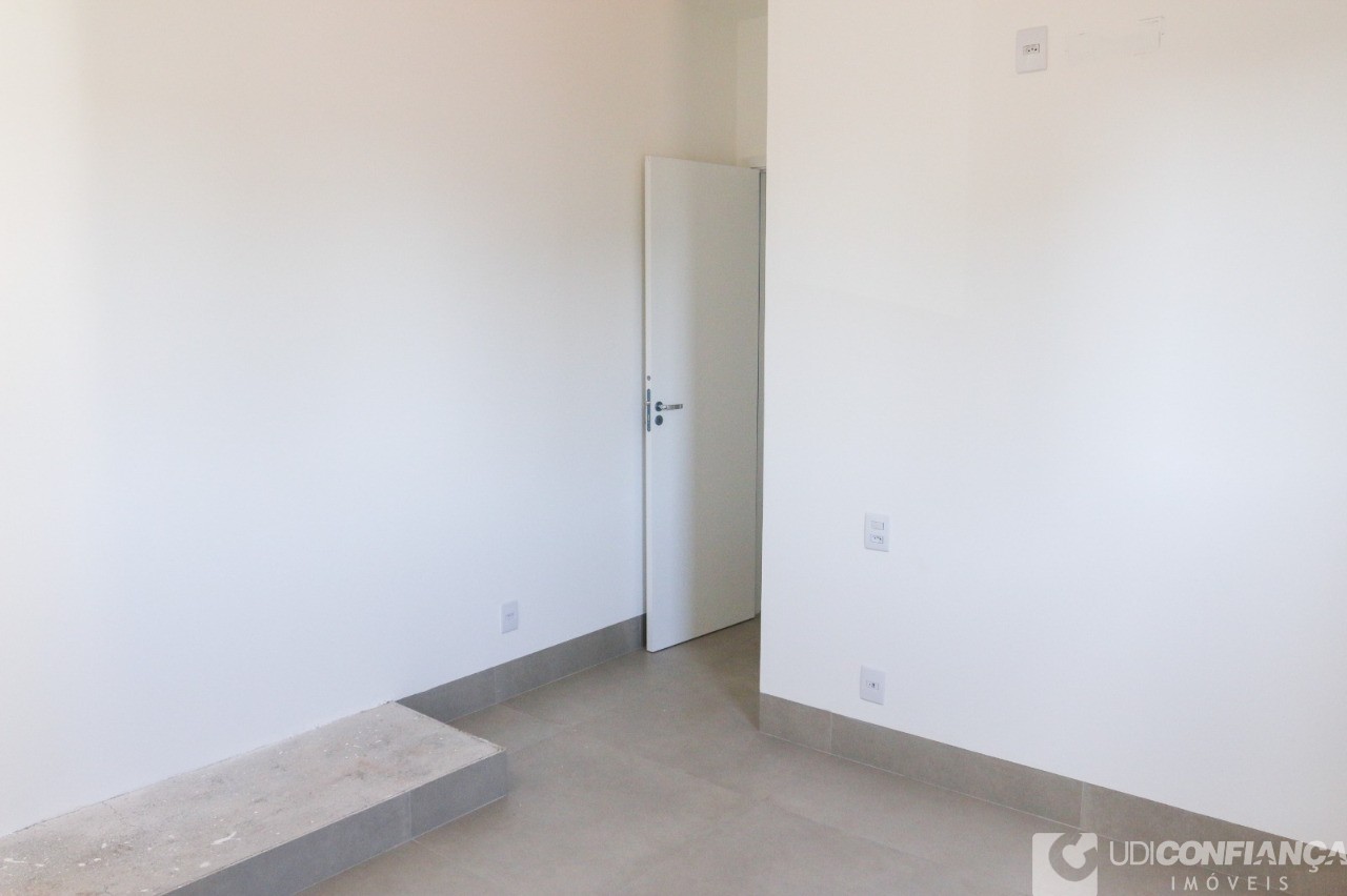 Apartamento à venda com 3 quartos, 84m² - Foto 7