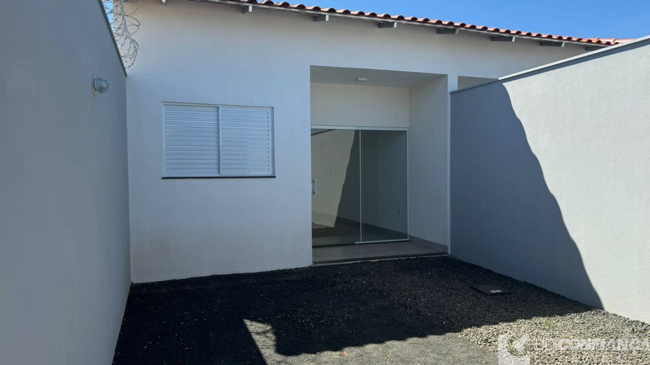 Casa à venda com 2 quartos, 67m² - Foto 2