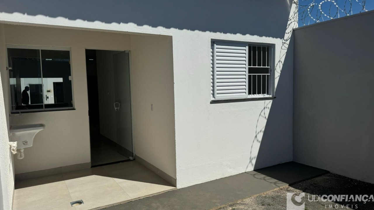 Casa à venda com 2 quartos, 67m² - Foto 9