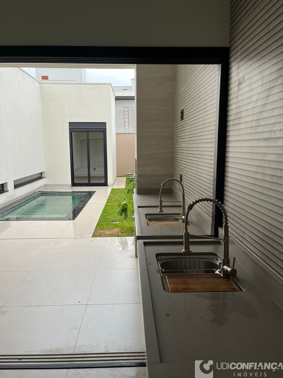 Casa à venda com 3 quartos, 150m² - Foto 26