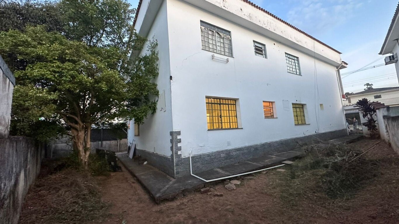 Prédio Inteiro para alugar com 3 quartos, 141m² - Foto 16