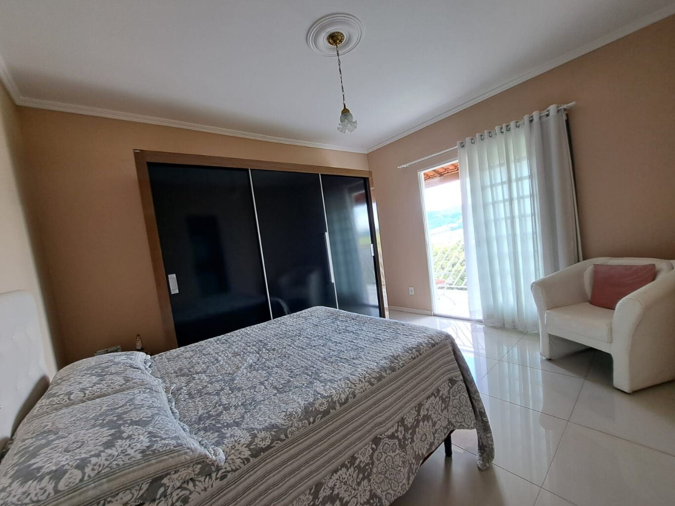 Casa à venda com 3 quartos, 211m² - Foto 12