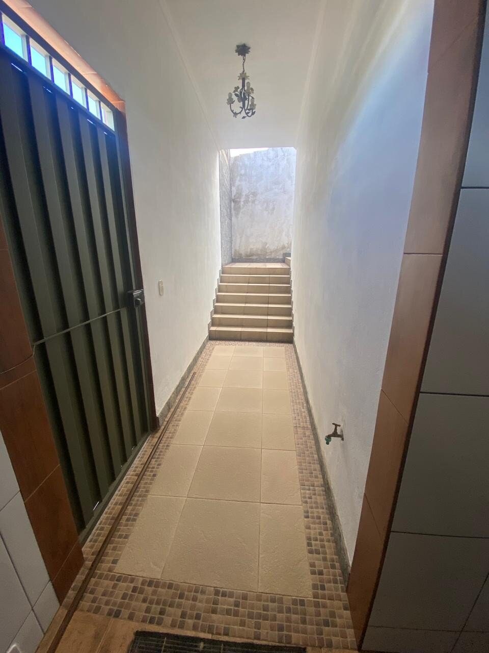 Casa à venda com 3 quartos, 226m² - Foto 4