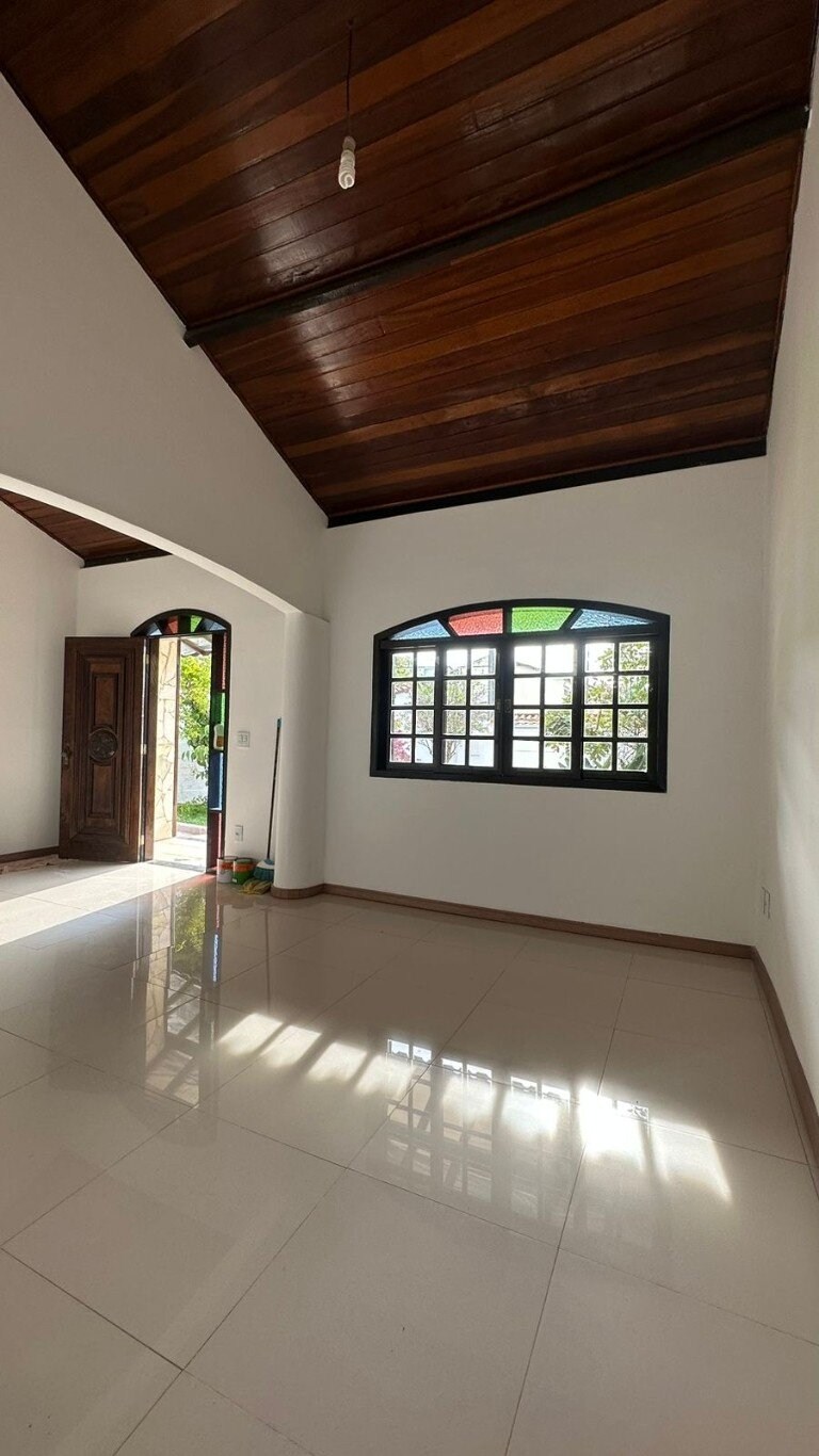 Casa à venda com 3 quartos, 198m² - Foto 3