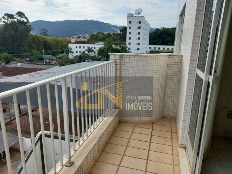 Apartamento à venda com 2 quartos, 85m² - Foto 2