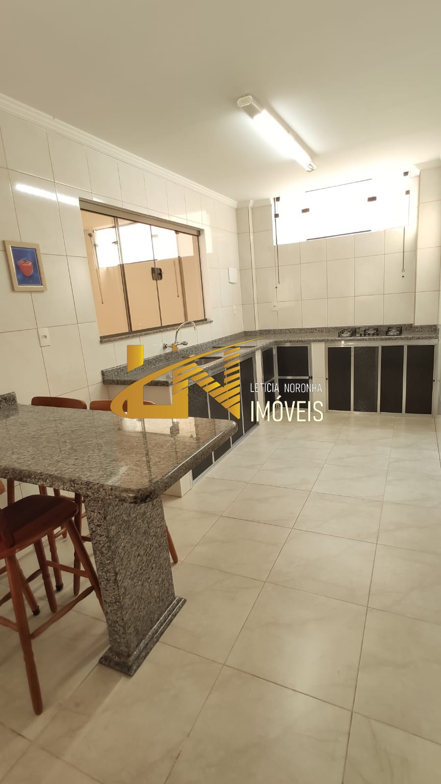 Casa à venda com 3 quartos, 250m² - Foto 6