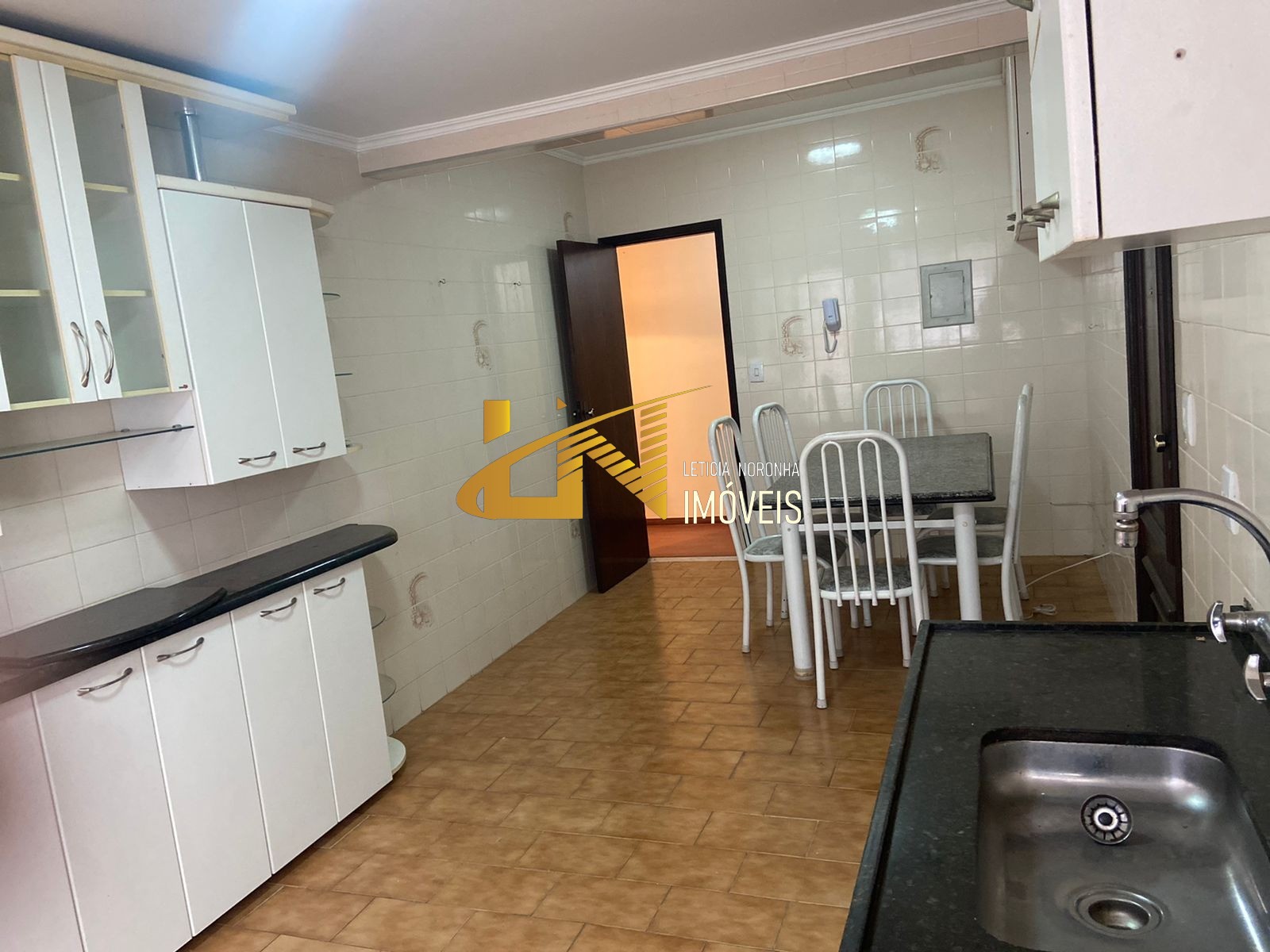 Apartamento à venda com 2 quartos, 161m² - Foto 11