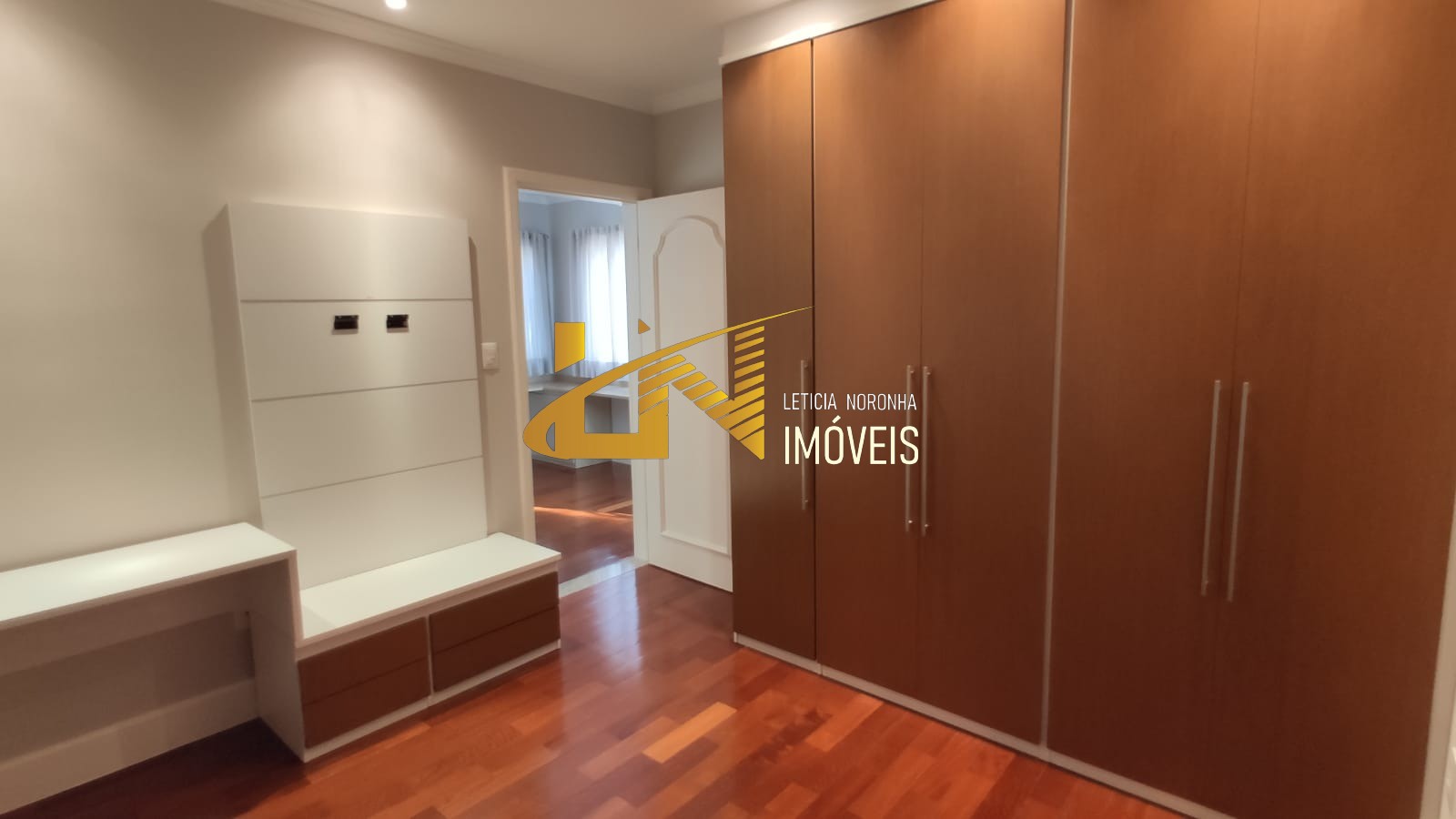 Casa à venda com 3 quartos, 250m² - Foto 12