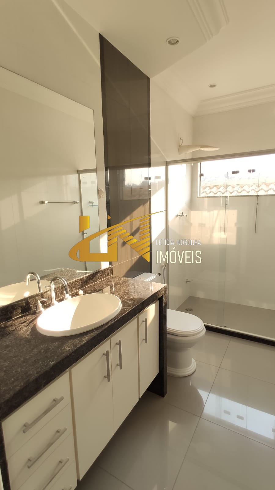 Casa à venda com 3 quartos, 250m² - Foto 15