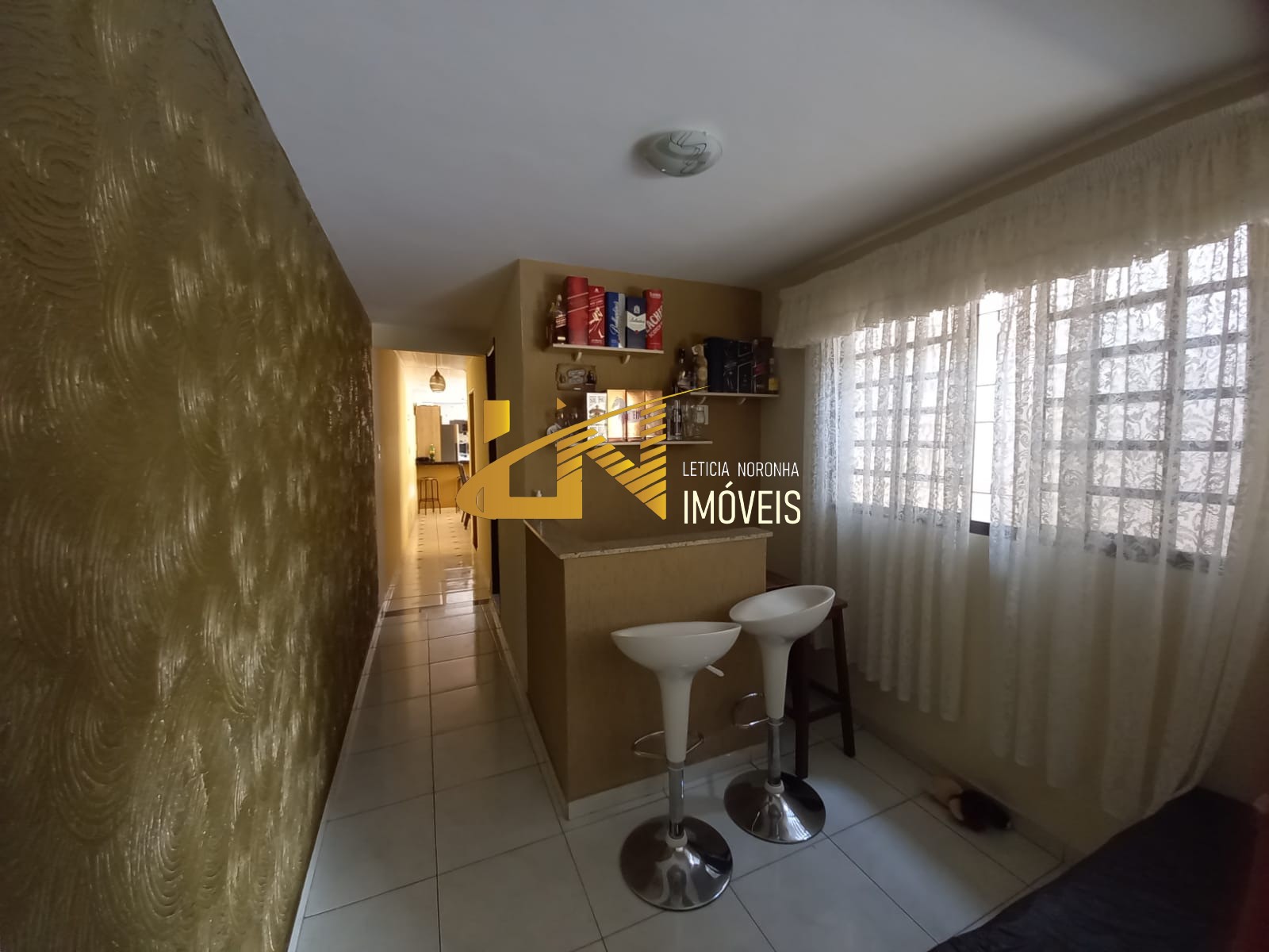 Casa à venda com 7 quartos, 270m² - Foto 4