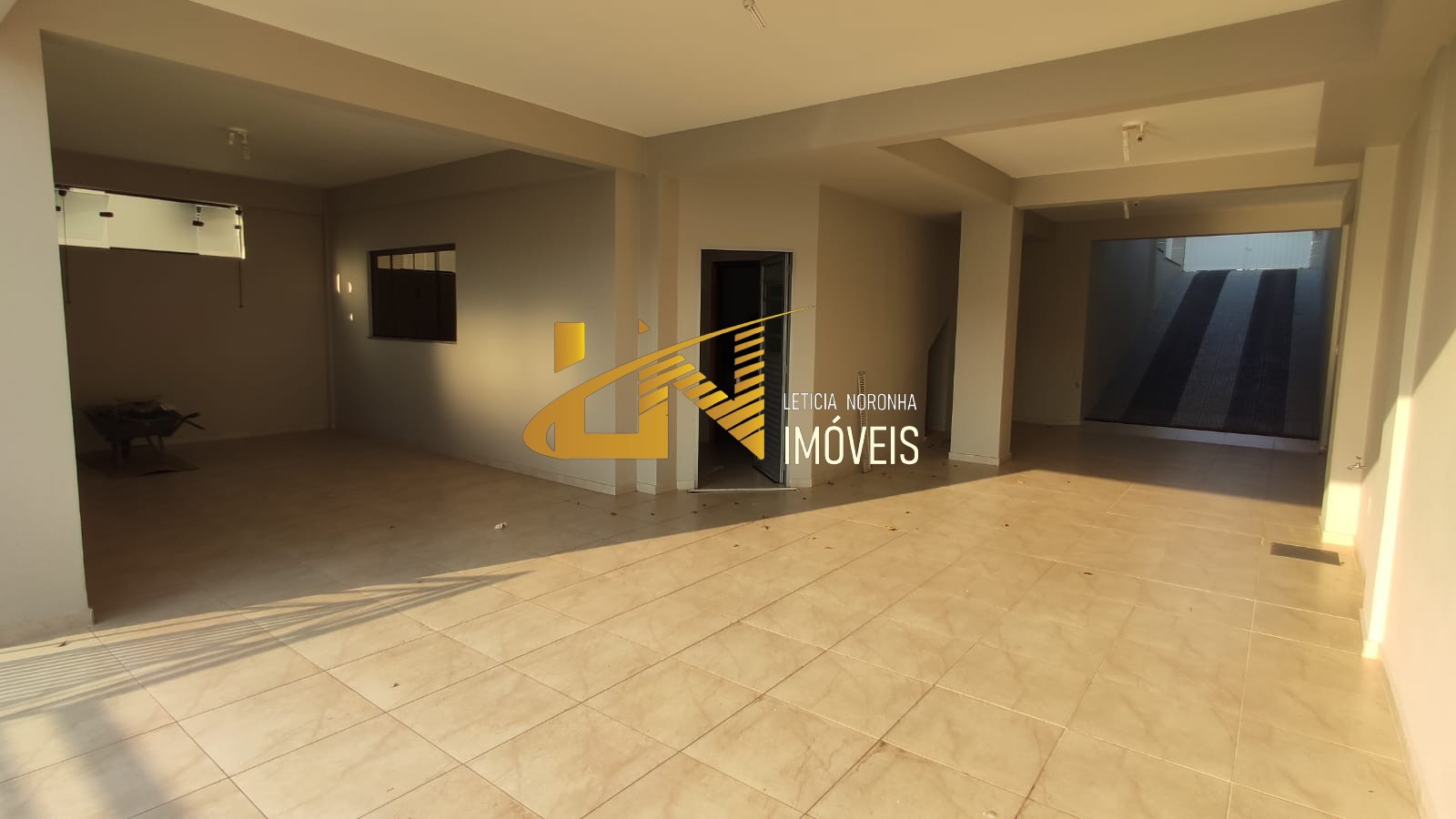 Casa à venda com 3 quartos, 250m² - Foto 5