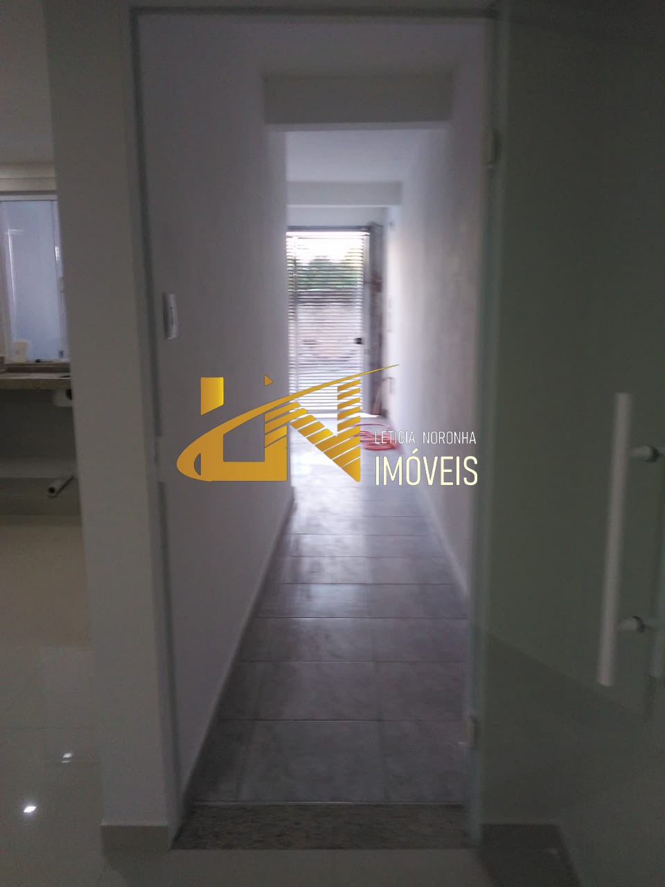 Casa à venda com 2 quartos, 126m² - Foto 2