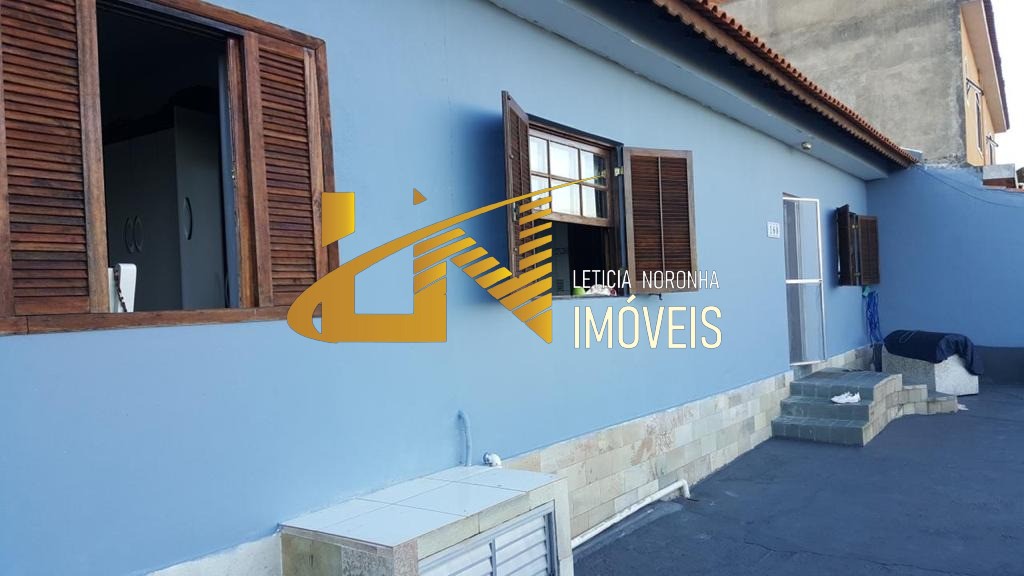 Casa à venda com 3 quartos, 155m² - Foto 1