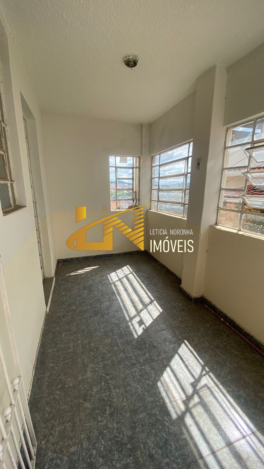 Casa à venda com 3 quartos, 105m² - Foto 5