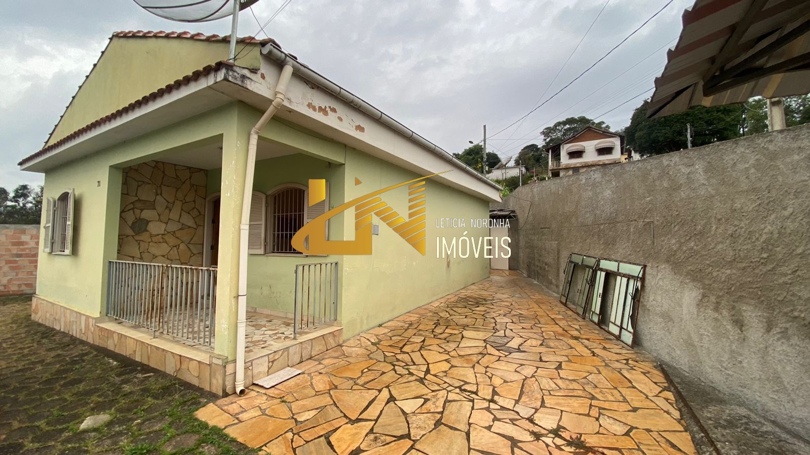 Casa à venda com 2 quartos, 185m² - Foto 3