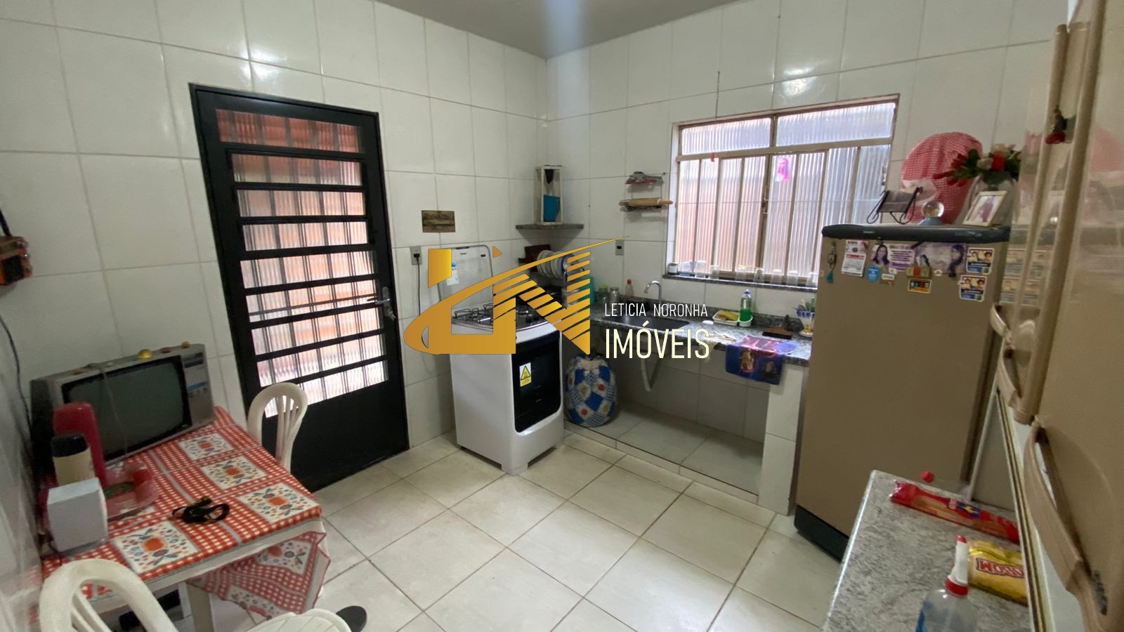 Casa à venda com 2 quartos, 185m² - Foto 6