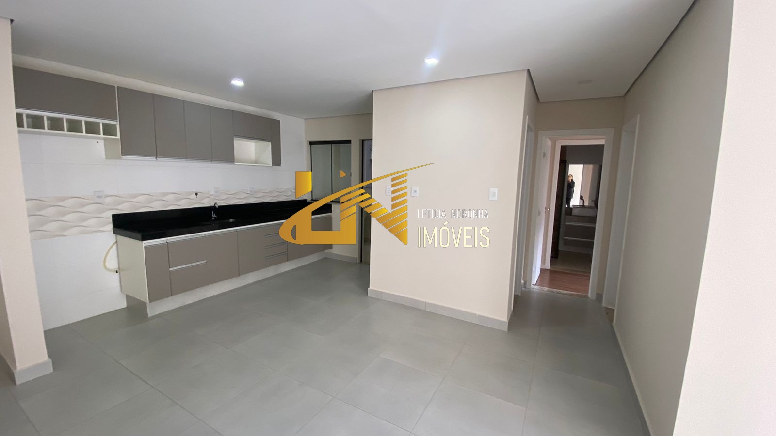 Apartamento à venda com 2 quartos, 74m² - Foto 4