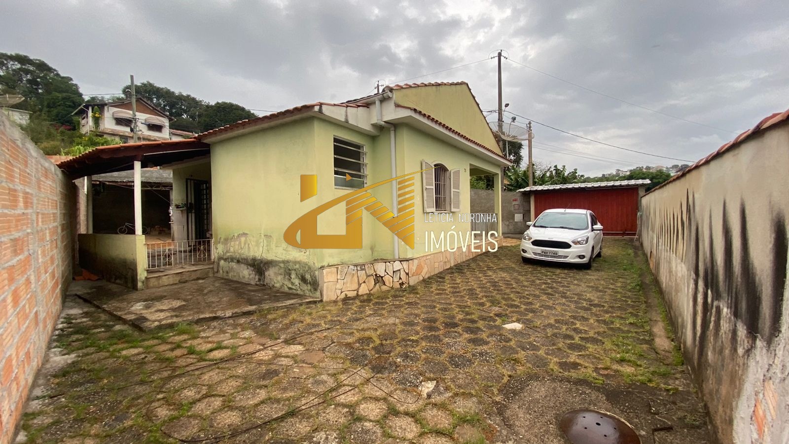 Casa à venda com 2 quartos, 185m² - Foto 2