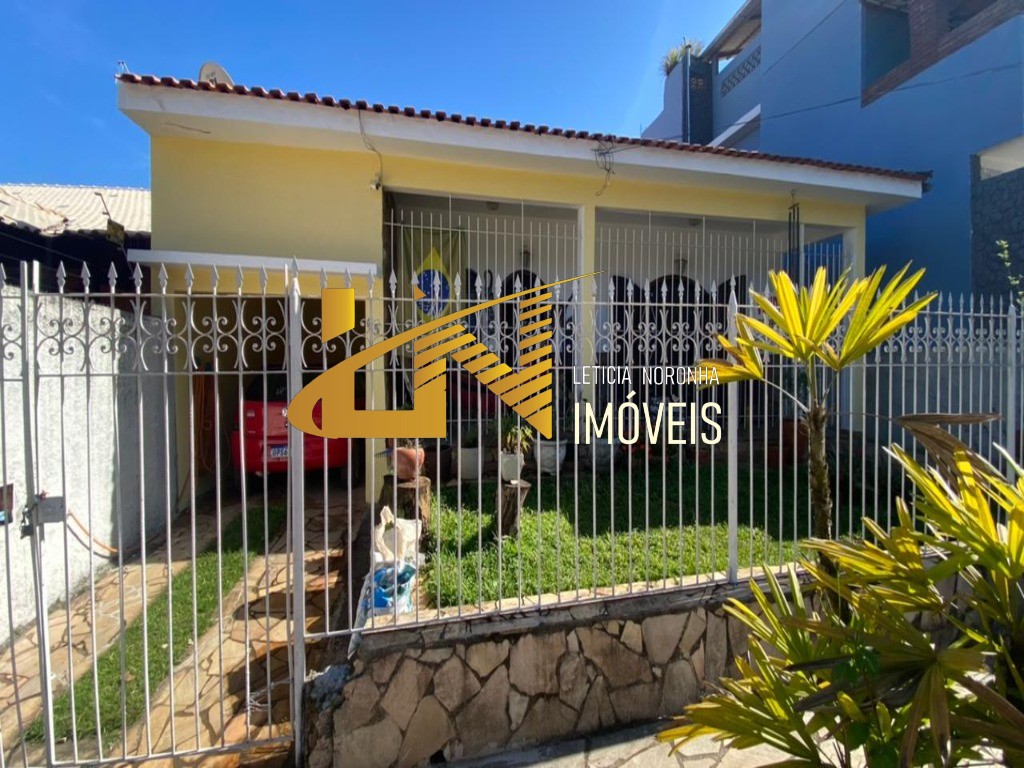 Casa à venda com 3 quartos, 204m² - Foto 1