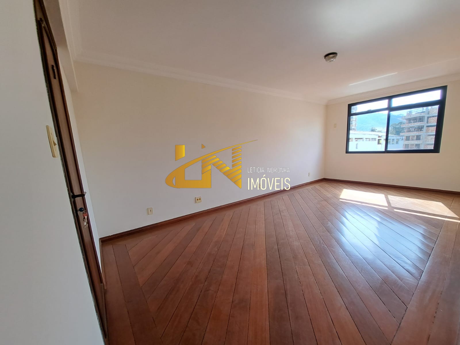 Apartamento para alugar com 1 quarto, 120m² - Foto 7