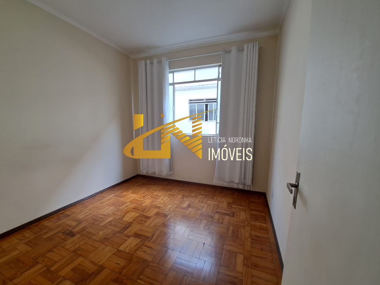 Apartamento à venda com 2 quartos, 90m² - Foto 4