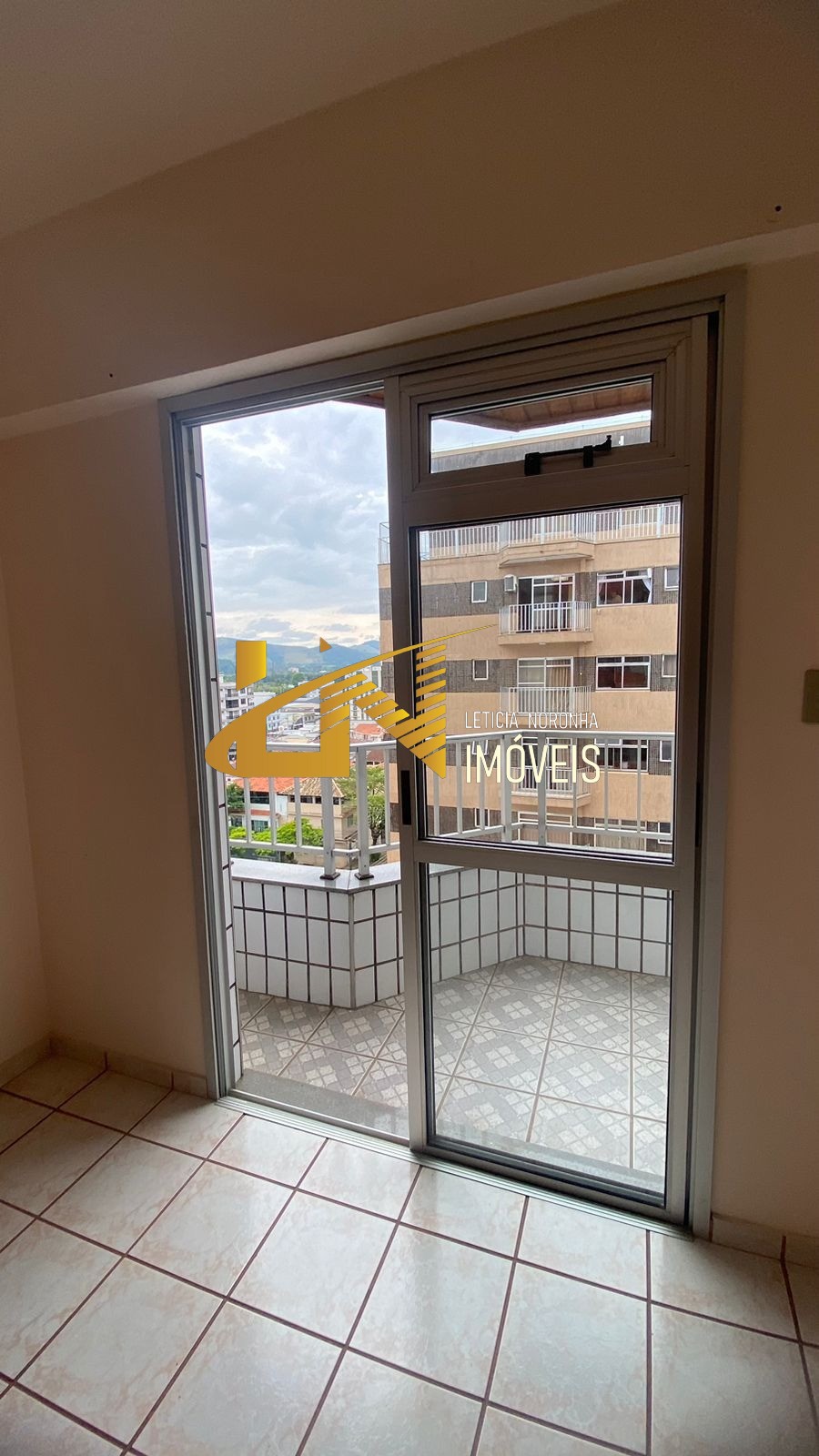 Apartamento à venda com 2 quartos, 64m² - Foto 10