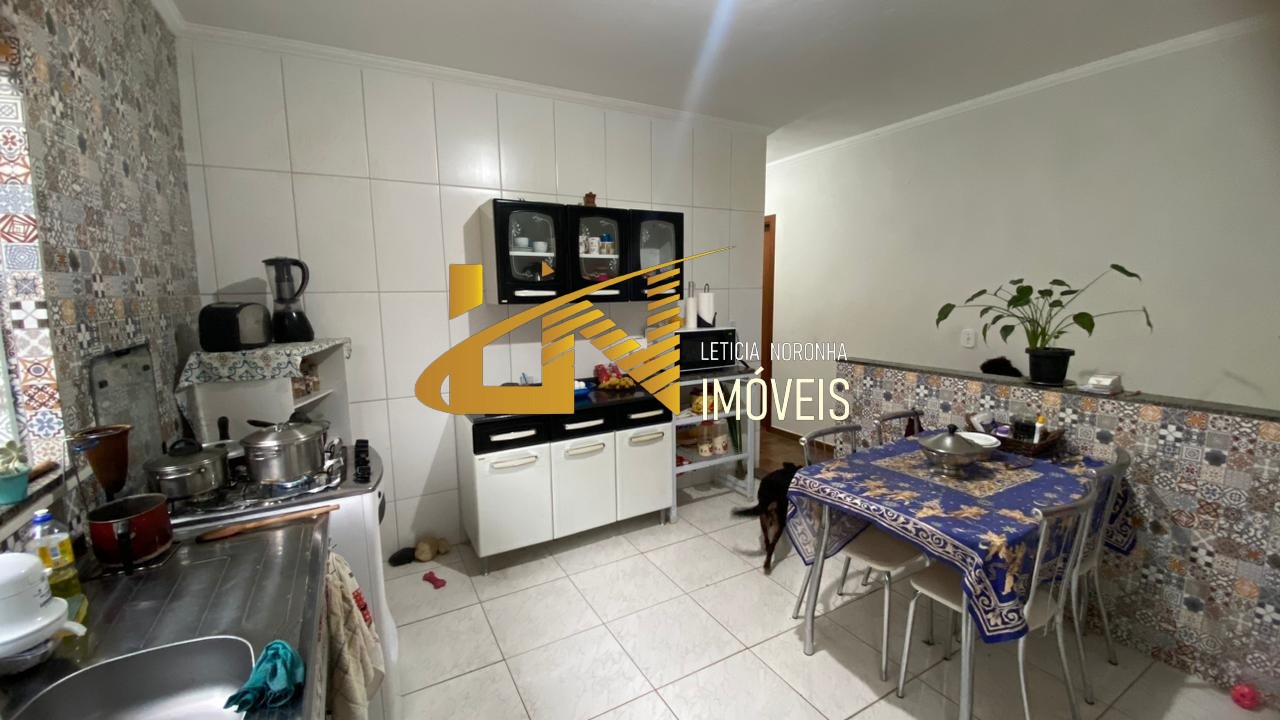 Casa à venda com 2 quartos, 98m² - Foto 12