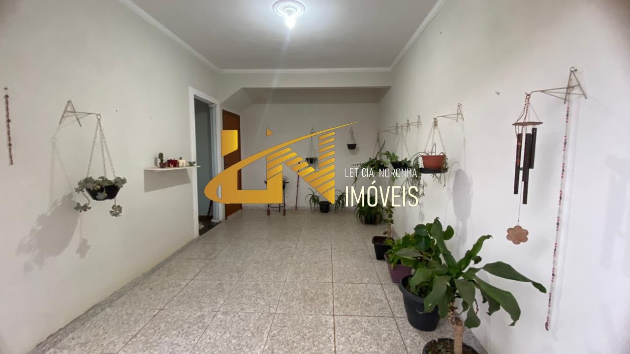 Casa à venda com 2 quartos, 98m² - Foto 4