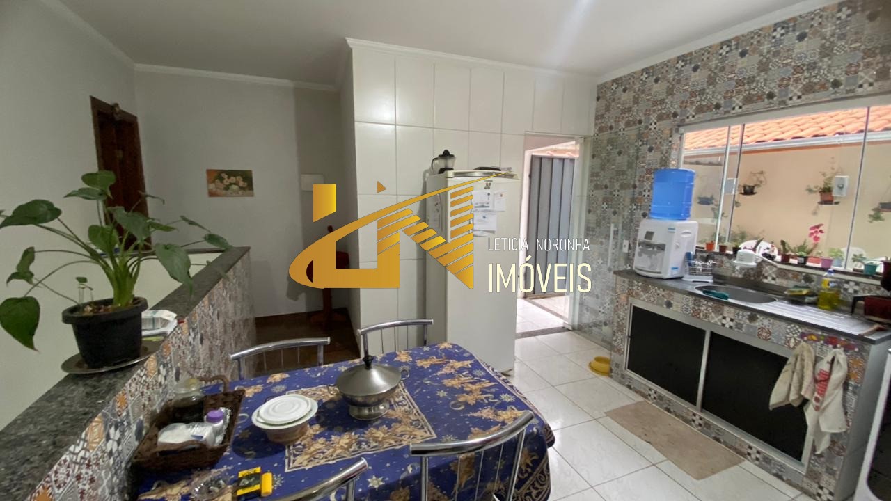 Casa à venda com 2 quartos, 98m² - Foto 10