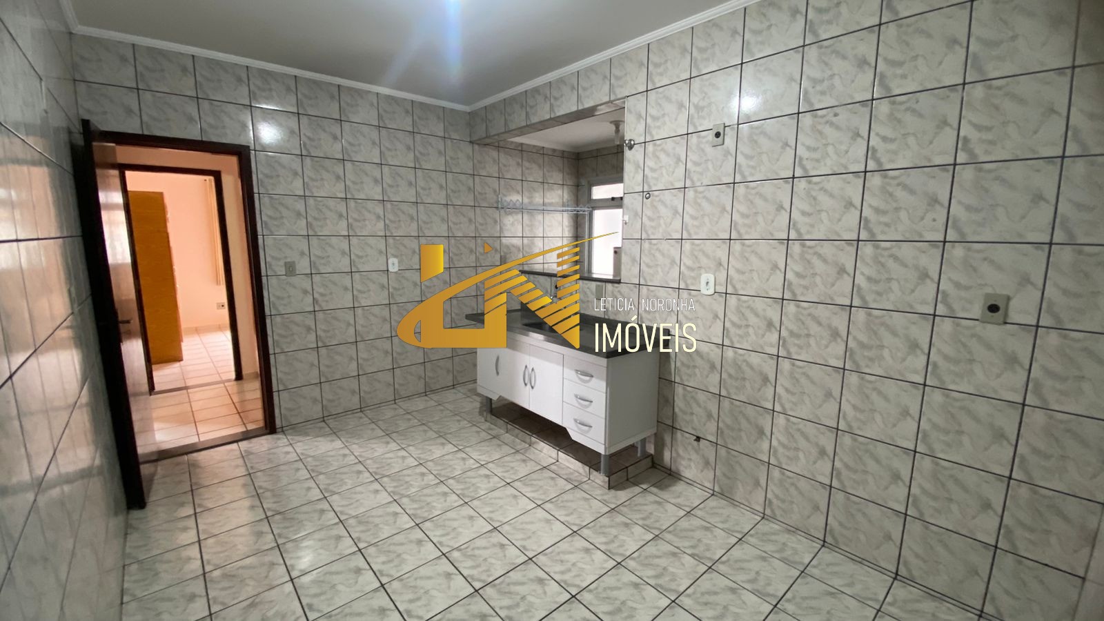 Apartamento à venda com 2 quartos, 64m² - Foto 1