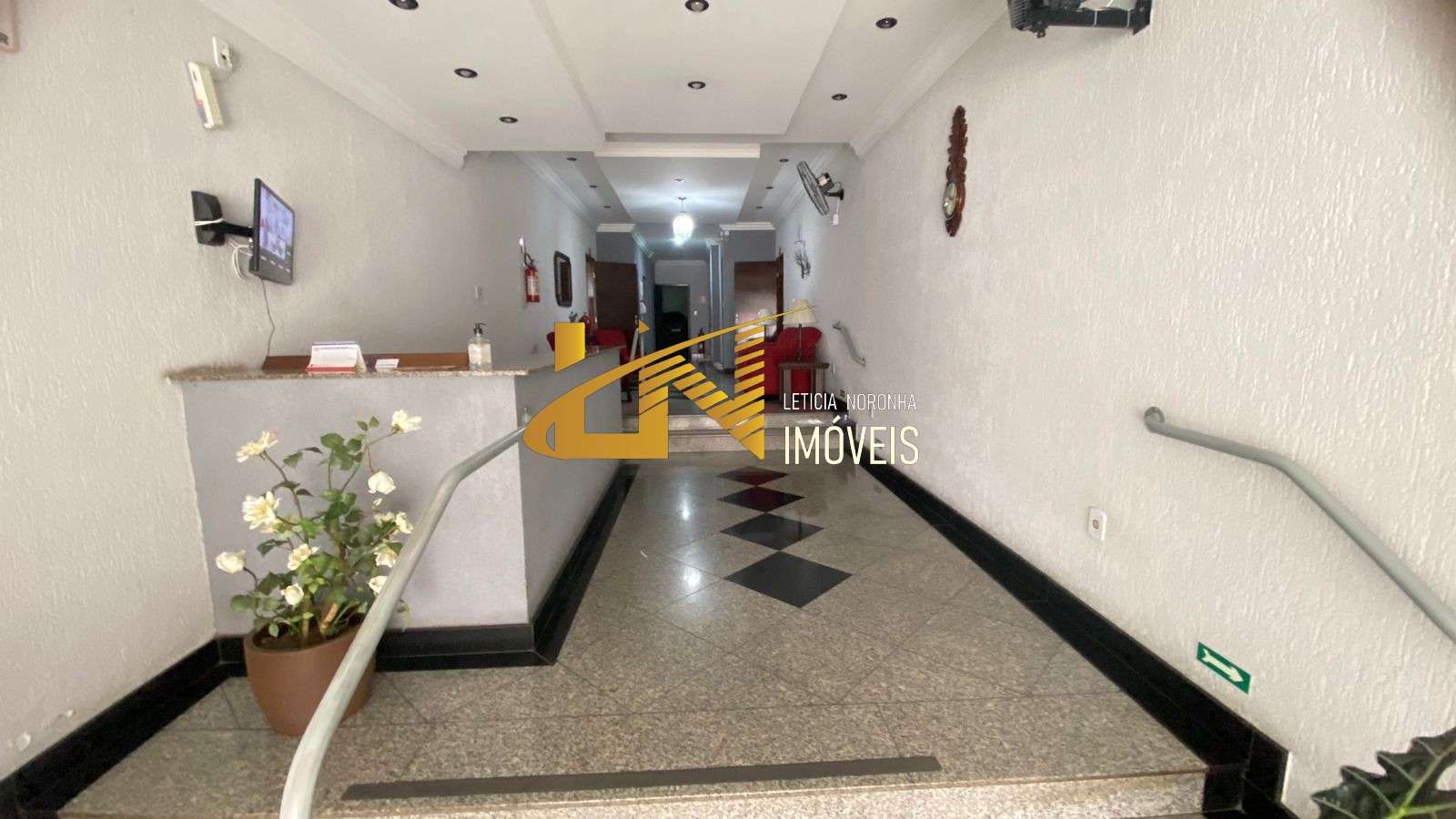 Apartamento à venda com 2 quartos, 64m² - Foto 4