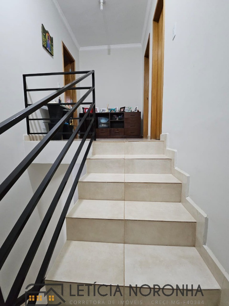 Casa à venda com 2 quartos, 90m² - Foto 13