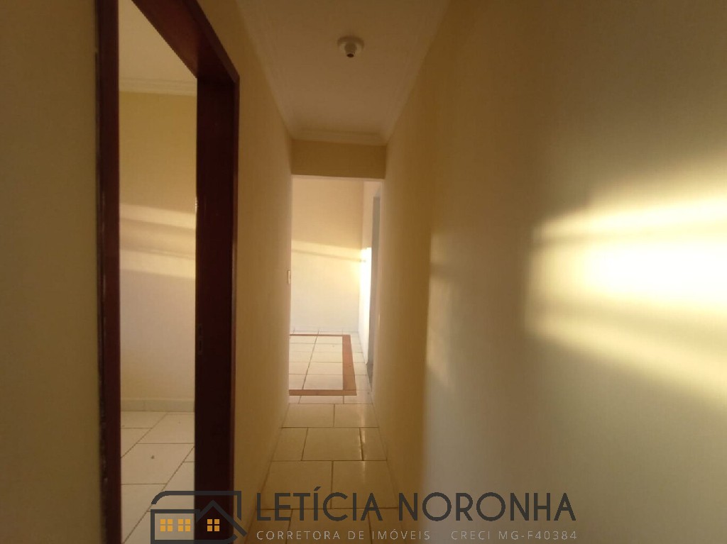 Apartamento para alugar com 2 quartos, 64m² - Foto 4