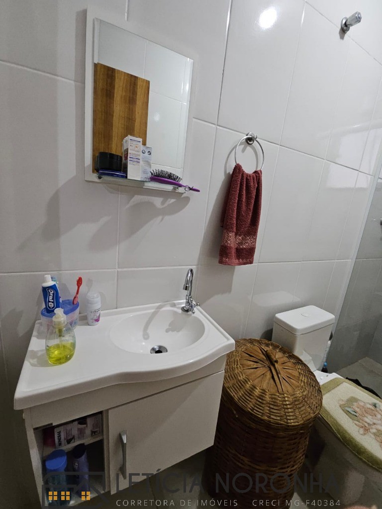 Casa à venda com 2 quartos, 90m² - Foto 17